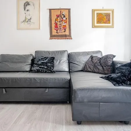 Sweet For 6 People And 2 Bathroom Apartment *