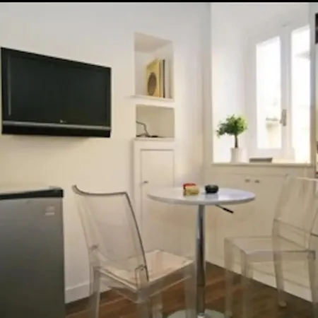 Apartment Elegante Mini Studio In The Heart Of Rome