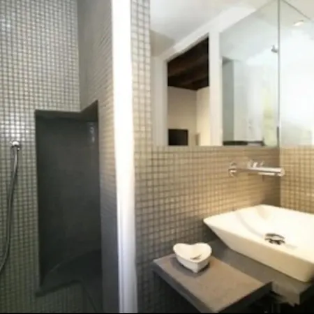 Elegante Mini Studio In The Heart Of Apartment Rome