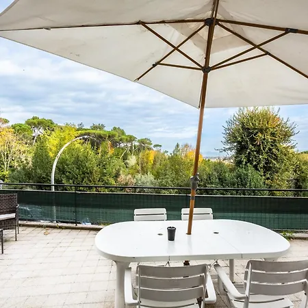 Zaira Terrace Apartment *