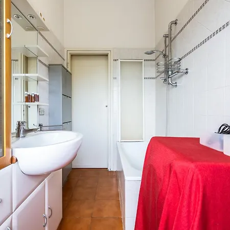 Zaira Terrace Apartment