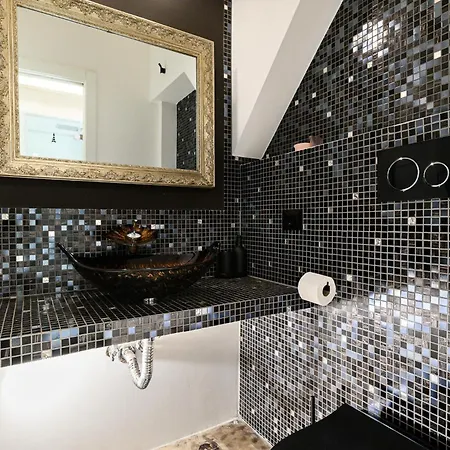 Modern In Trastevere With Garden By Ndp Rent * Rome