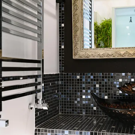 Modern In Trastevere With Garden By Ndp Rent Apartment Rome