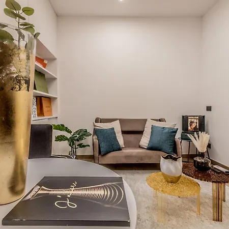 Borghese - Futuristic Apartment *