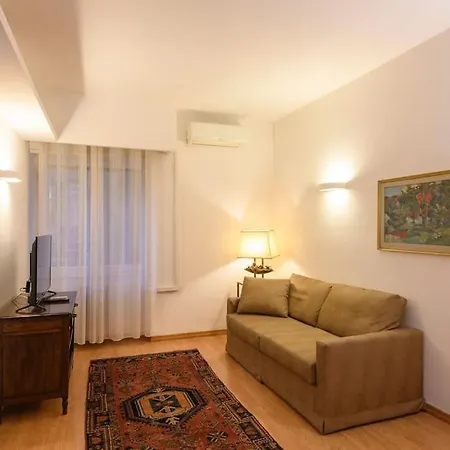 St Peter S Home, Nel Cuore Della Citta Eterna Rome