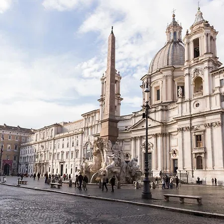 Casa Degli Spagoli Navona Square Rome