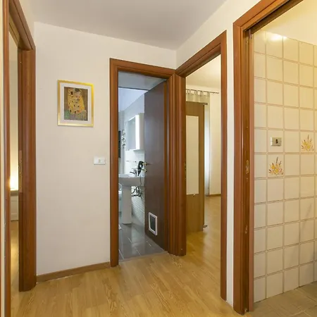Apartment A 50 M Dalla Metropolitana Cornelia