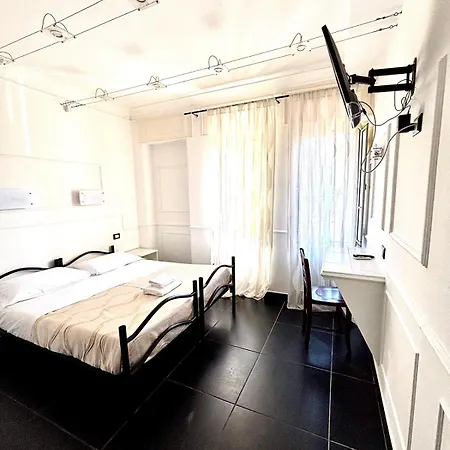 Palace Hostal *