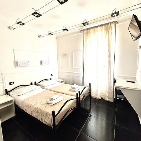 Palace Hostal *
