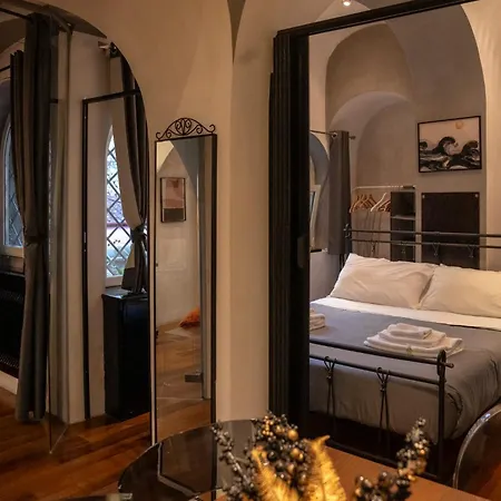 Apartment Domus Ciancaleoni - Colosseum - Rione Monti *