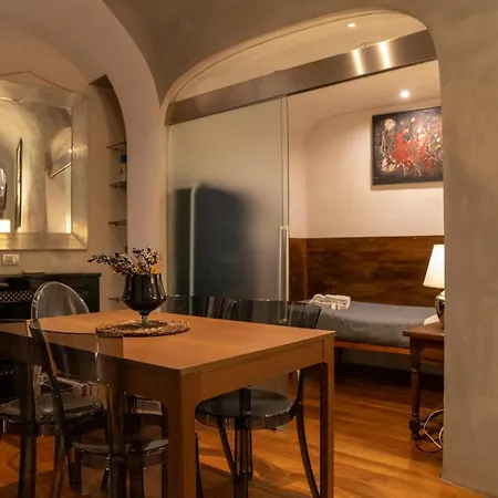 Apartment Domus Ciancaleoni - Colosseum - Rione Monti Rome