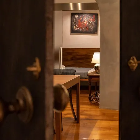 Apartment Domus Ciancaleoni - Colosseum - Rione Monti *