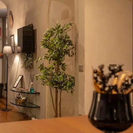Domus Ciancaleoni - Colosseum - Rione Monti Apartment *