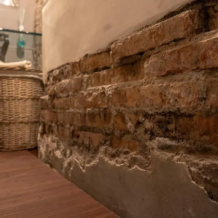Domus Ciancaleoni - Colosseum - Rione Monti