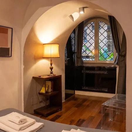Apartment Domus Ciancaleoni - Colosseum - Rione Monti *