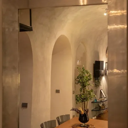 Domus Ciancaleoni - Colosseum - Rione Monti *