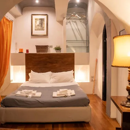 Apartment Domus Ciancaleoni - Colosseum - Rione Monti Rome
