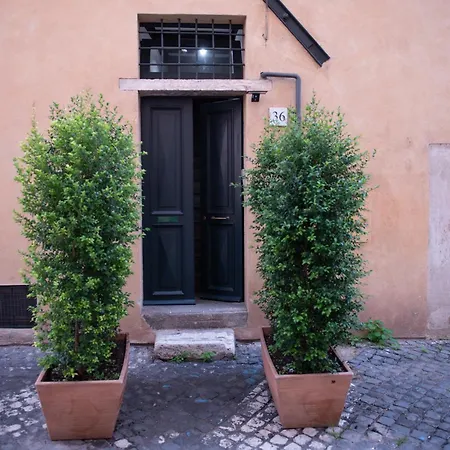 Romantica Bocca Della Verita Apartment