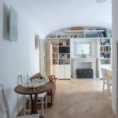 Apartment Station Enchanting *
