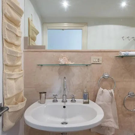 Station Enchanting Apartment Rome