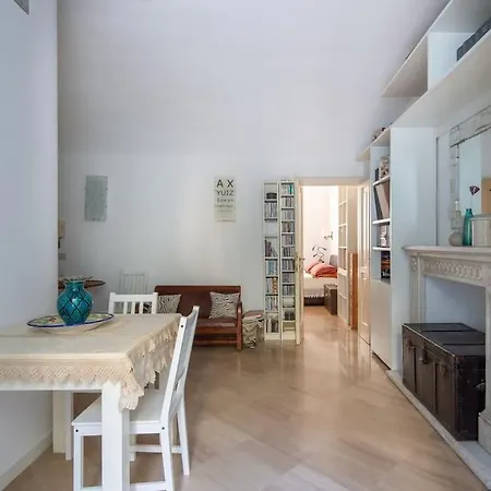 Apartment Station Enchanting Rome