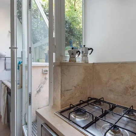 Apartment Station Enchanting Rome