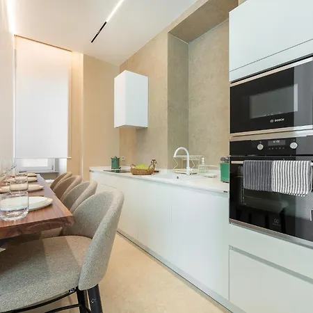 Skylife Minimalist Boutique Apartment *