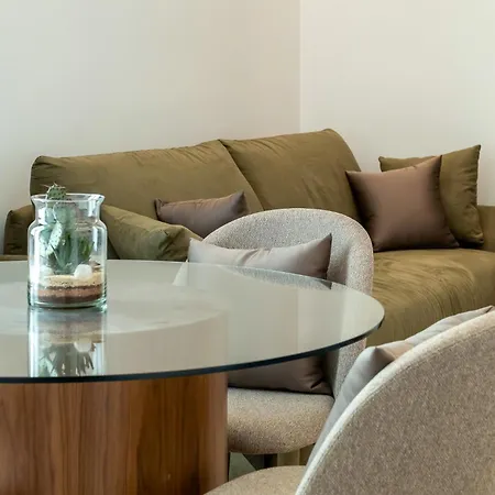Skylife Minimalist Boutique Apartment