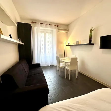 Evandro House * Rome
