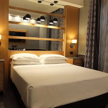 Royal Court 4*