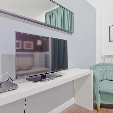 Bed & Breakfast Cinema House