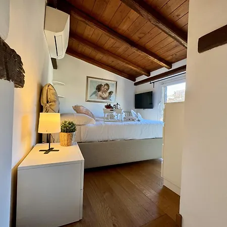 Apartment Pantheon Gabbianina Rome