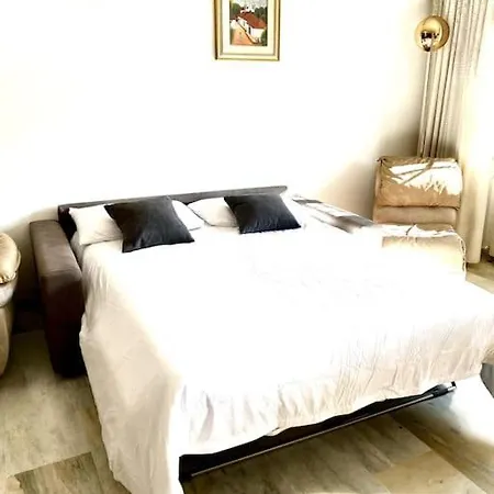 Golden Valley House 4-8 Pax - Box Auto Metro B1 Conca D'oro Treno Val D'ala Apartment