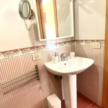 Golden Valley House 4-8 Pax - Box Auto Metro B1 Conca D'oro Treno Val D'ala *