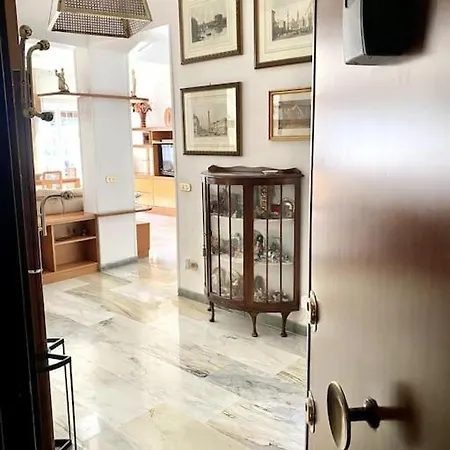 Apartment Golden Valley House 4-8 Pax - Box Auto Metro B1 Conca D'oro Treno Val D'ala Rome