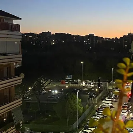 Apartment Golden Valley House 4-8 Pax - Box Auto Metro B1 Conca D'oro Treno Val D'ala Rome