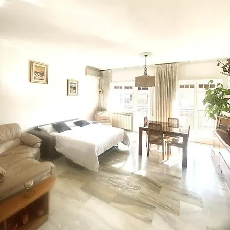 Golden Valley House 4-8 Pax - Box Auto Metro B1 Conca D'oro Treno Val D'ala Apartment *
