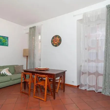 Cami Vatican Apartment