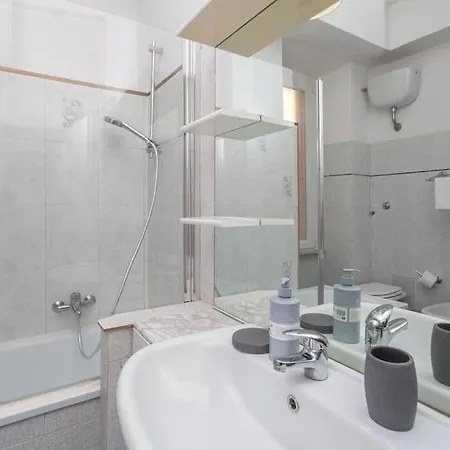 Cami Vatican Apartment *
