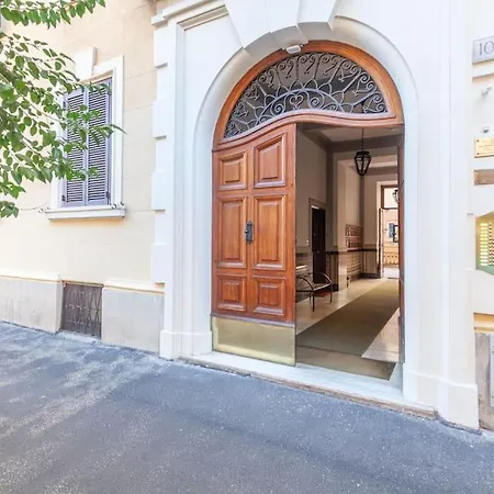 Cami Vatican Apartment Rome