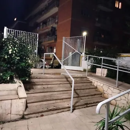 Tiburtino, Wifi Netflix Sport Ac 10 Min Metro Holiday home *