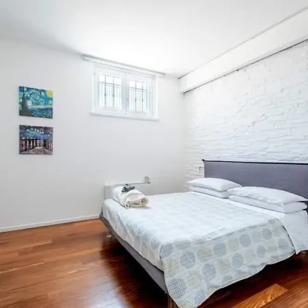 Realty Company Spagna Rome