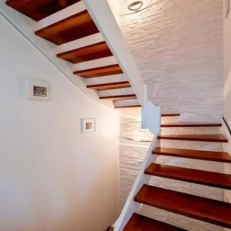 Realty Company Spagna Rome