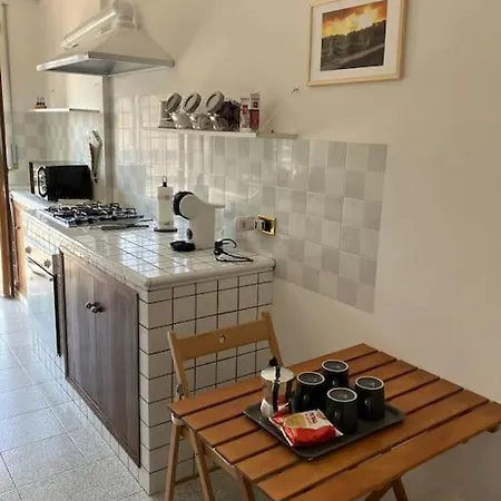 Ulisse Apartment *