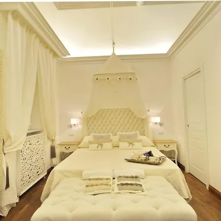 Vicolo Savelli Luxury Apartment