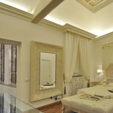 Vicolo Savelli Luxury Rome