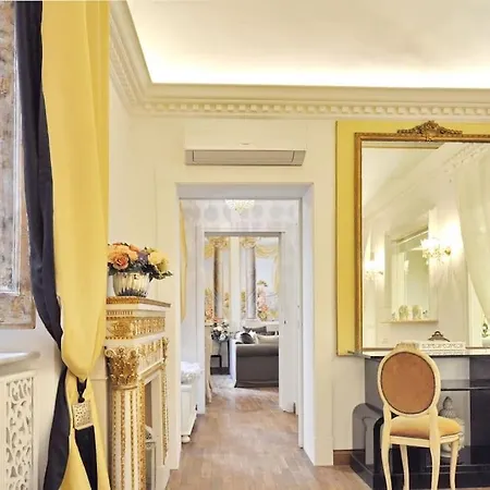 Vicolo Savelli Luxury * Rome
