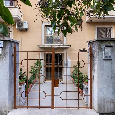 Casa Giovi - With Garden Apartment *