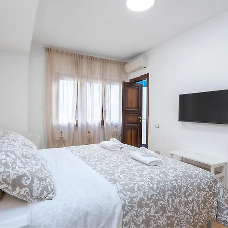 Apartment La Vie Est Belle - Garbatella 2 *