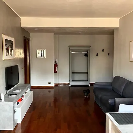 Ulisse Apartment *